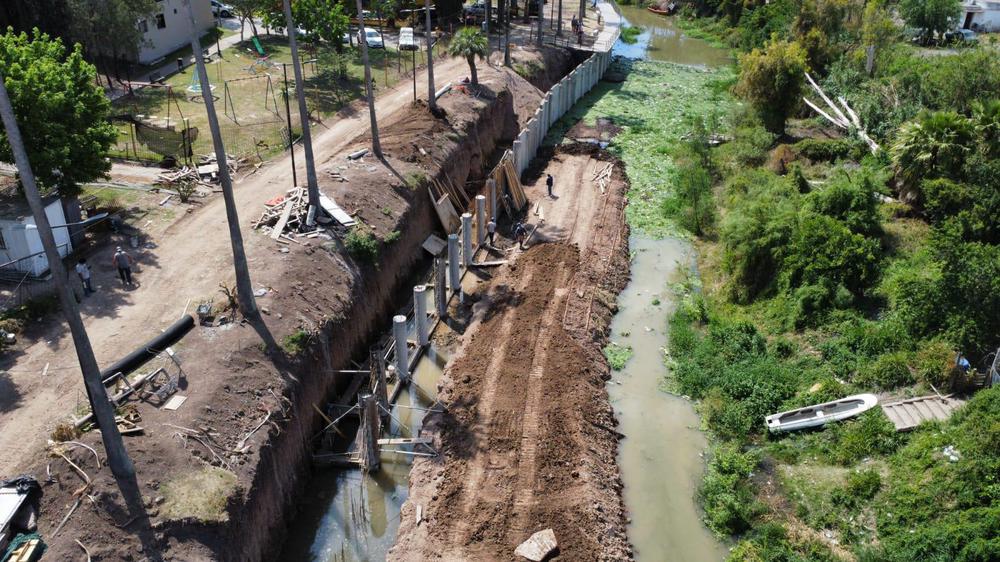 Reordenamiento y contención para la defensa de las barrancas del arroyo San Lorenzo en la margen Norte