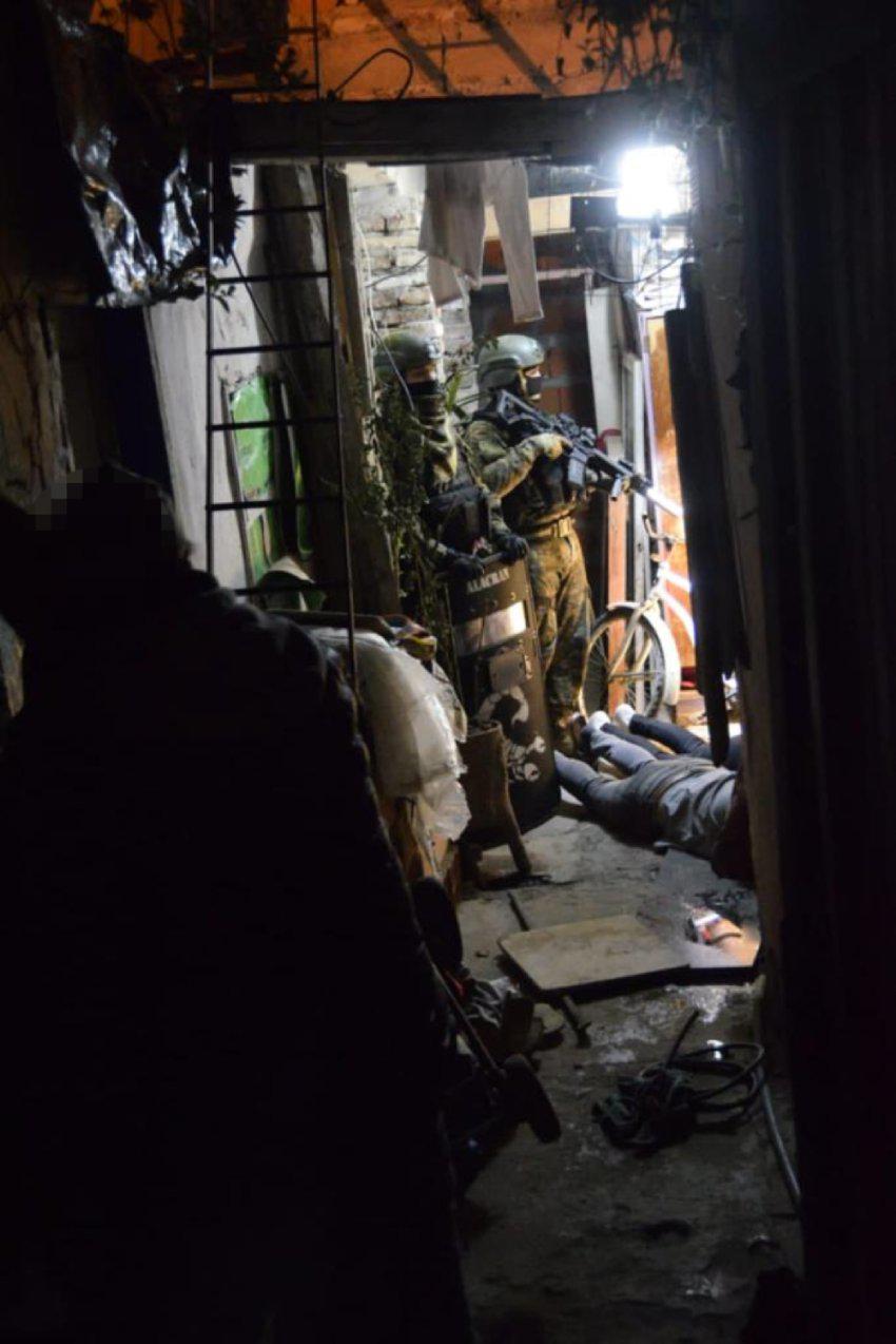 Detienen a 21 miembros vinculados a una organización criminal (4)