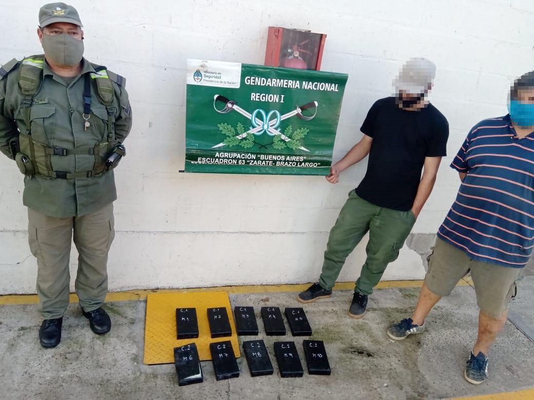 Detienen a un hombre que se presentó a retirar encomiendas con cocaína (3)