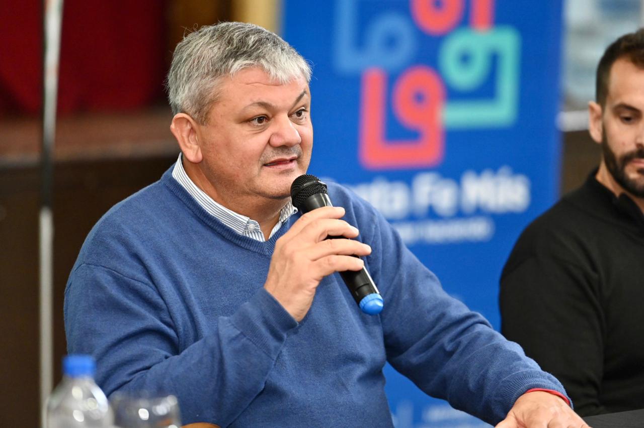 MUNICIPIO, PROVINCIA Y NACIÓN PRESENTARON PROGRAMAS DE INSERCIÓN LABORAL A EMPRESARIOS DE LA CIUDAD VGG (23)