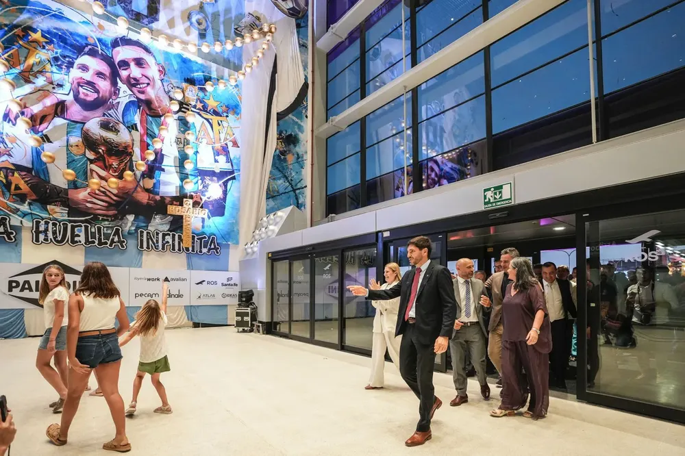 Pullaro inauguró el Aeropuerto Internacional de Rosario