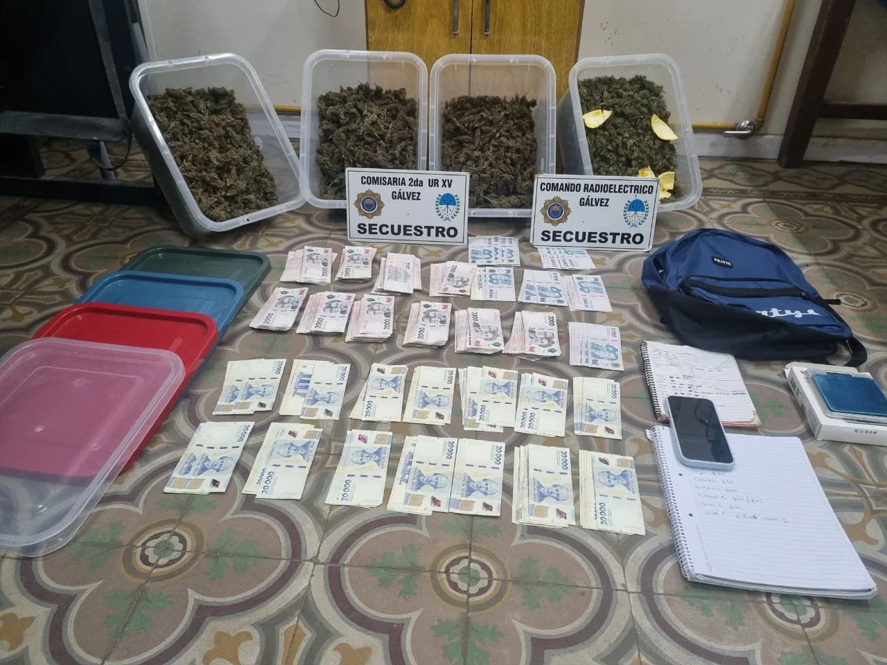 detenido marihuana y dinero