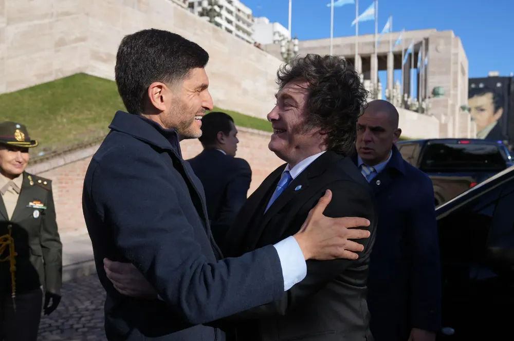 Pullaro Milei día de la bandera