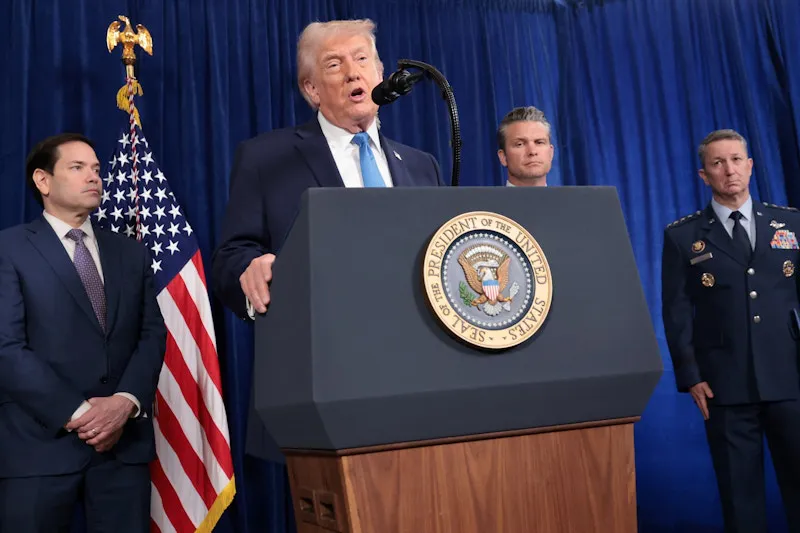 Donald Trump, Rubio y Hegseth durante la conferencia sobre Venezuela
