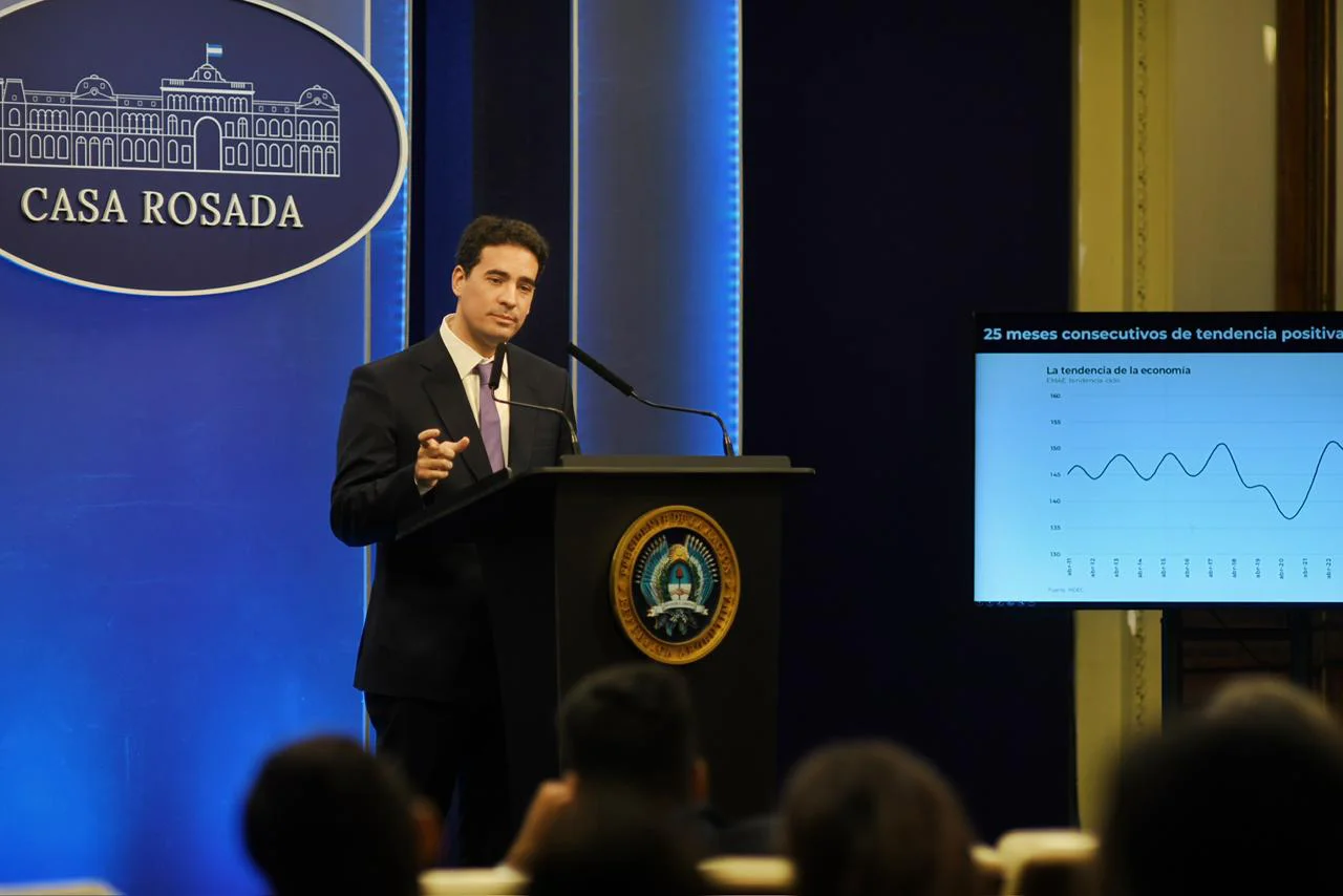 Adrián Ravier, vocero presidencial 