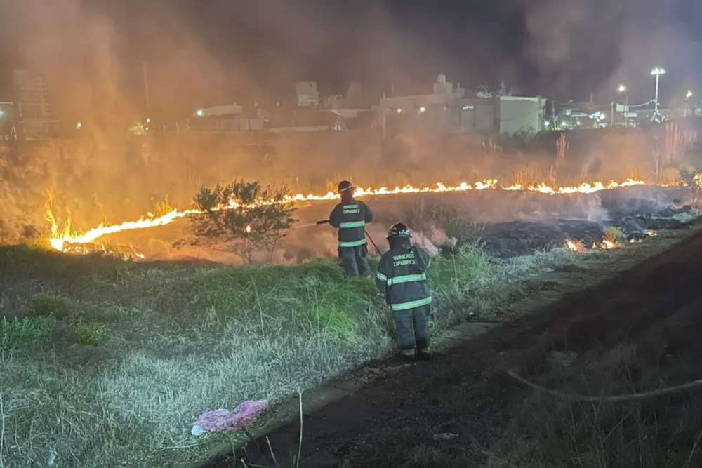 Incendio de pastizales centro San Lorenzo