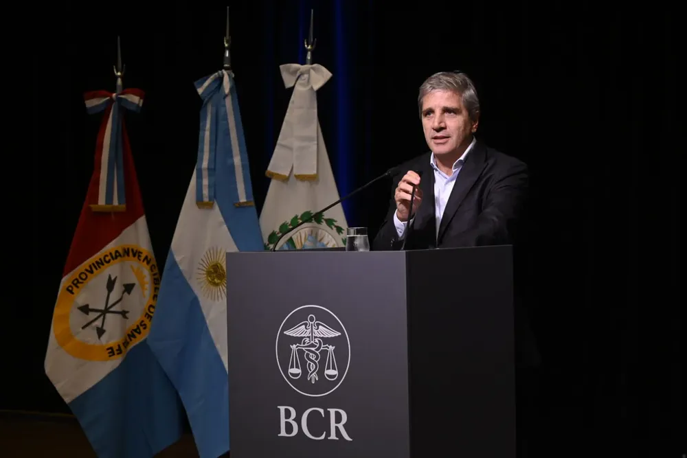 Luis Caputo en la Bolsa de Comercio Rosario 
