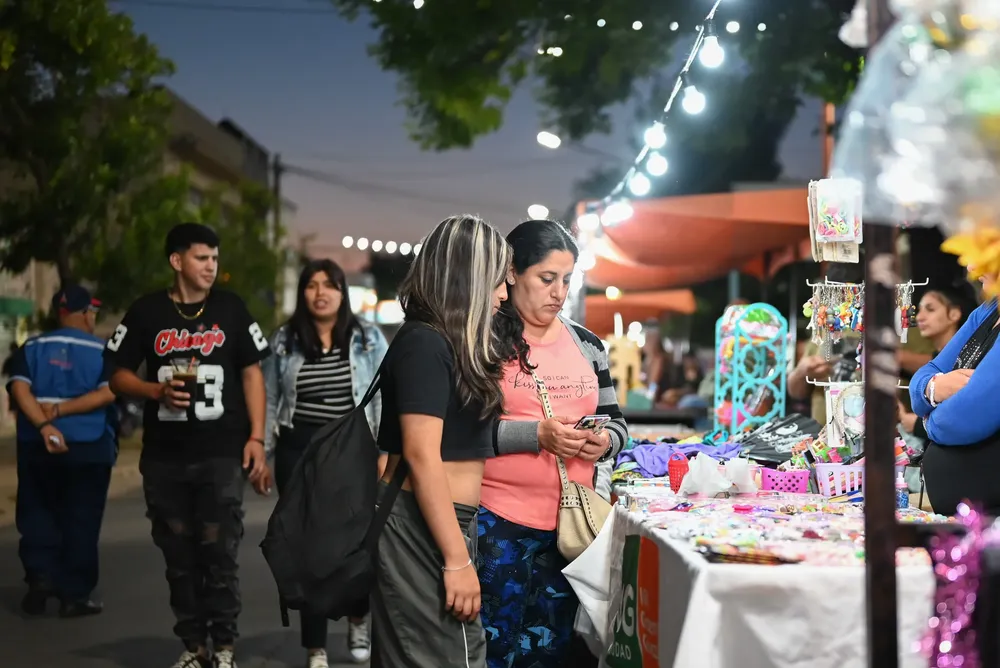 Noche de Peatonal calle Mitre VGG (17)