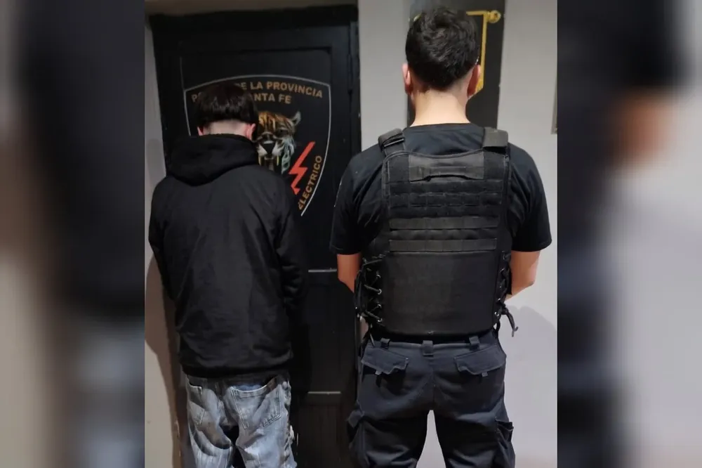 menor exibia arma de fuego