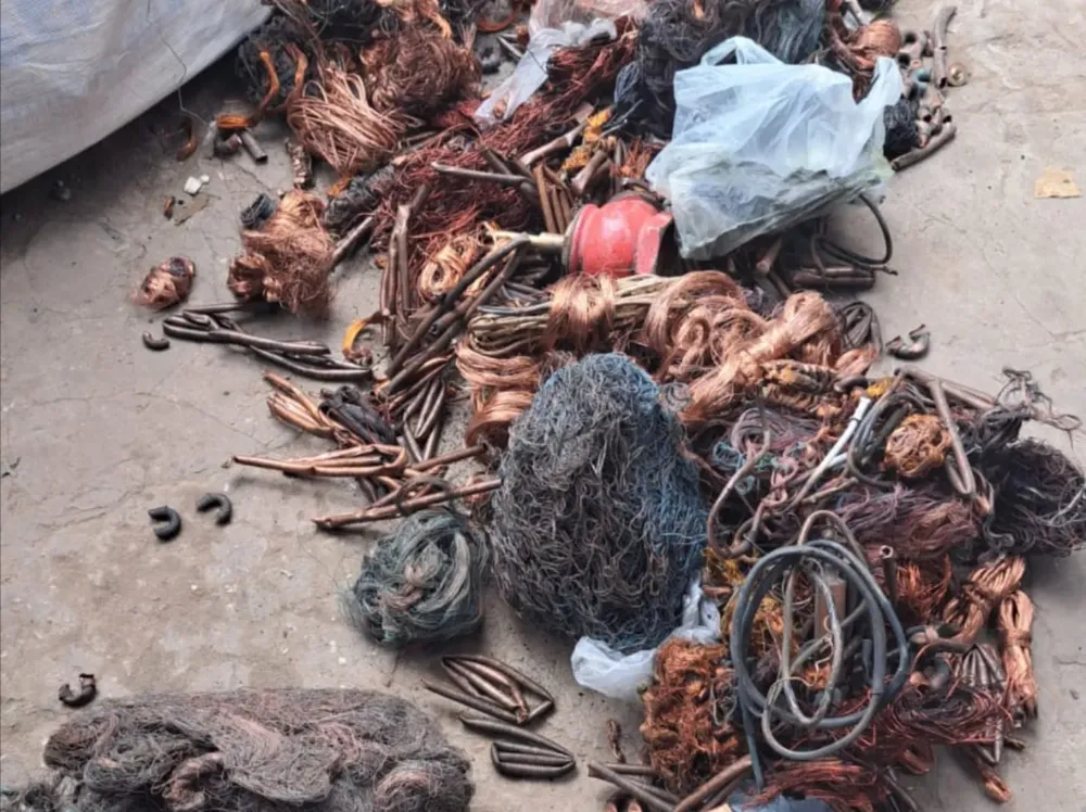 Chatarreria clausurada VGG (2)