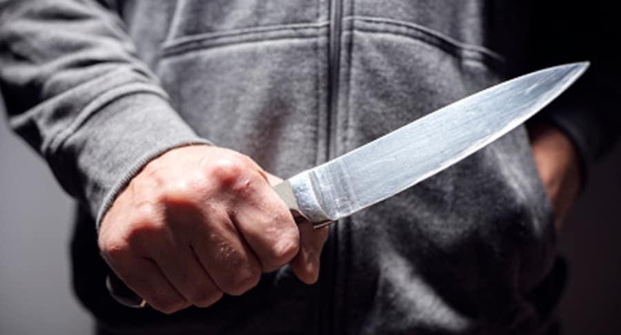 hombre-con-cuchillo-getty-900x485