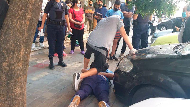 centro-comerciantes-vecinos-detienen-ladron-cordoba