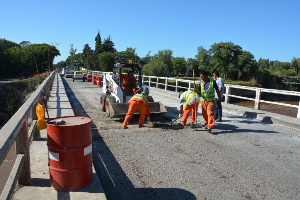 bacheo puente_ruta_11_rio_carcarana