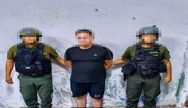 _ En Rosario descubren cocaína oculta a través de un orificio en la guantera de un automóvil1