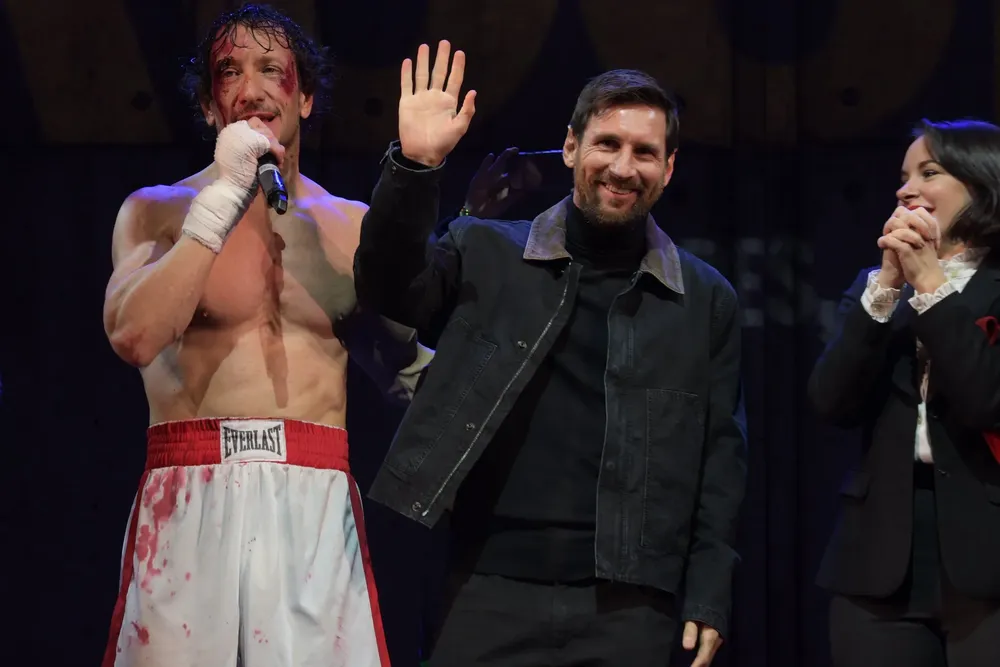 Messi y Nico Vázquez 