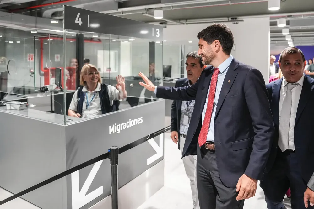 Pullaro inauguró el Aeropuerto Internacional de Rosario