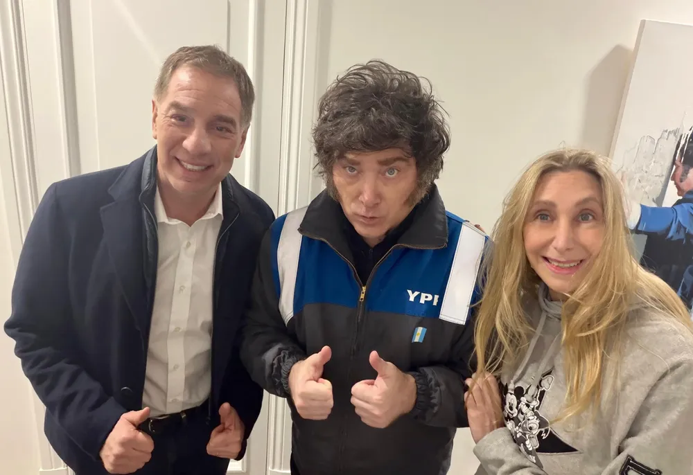 Javier y Karina Milei con Diego Santilli 