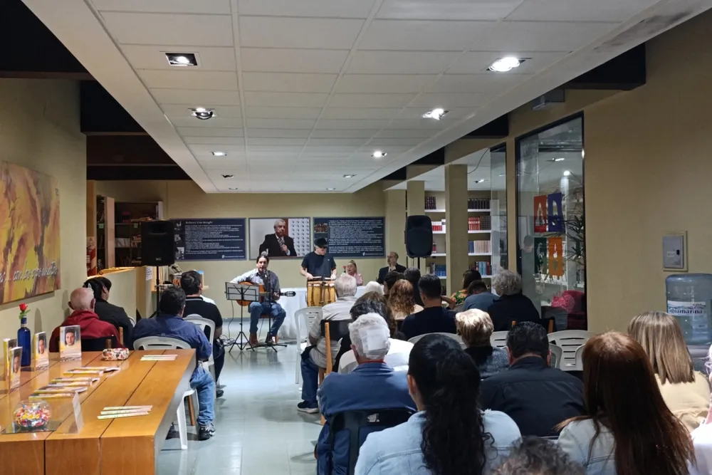 Presentación del libro “Francesco: entre el cielo y el infierno”