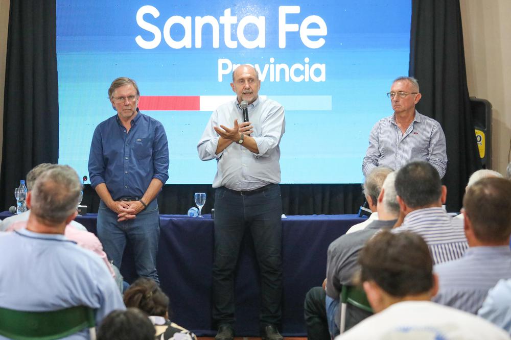Perotti y el secretario de Agricultura, Ganadería y Pesca de la Nación
