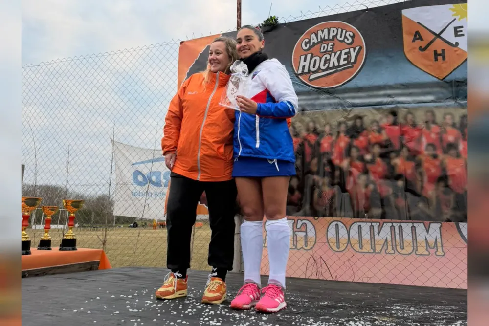 Sharon Báez, jugadora de hockey Red Star