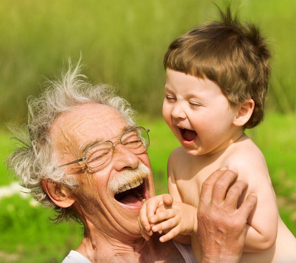 42045-la-ciencia-descubre-por-que-los-abuelos-son-tan-carinosos-con-los-nietos