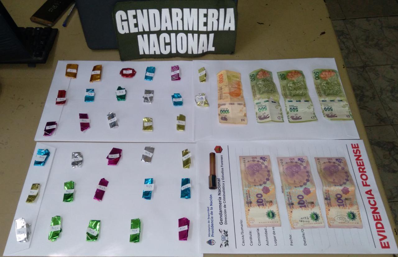 SANTA FE- 31 ENVOLTORIOS DE COCAINA-UN ARMA DE FUEGO (2)