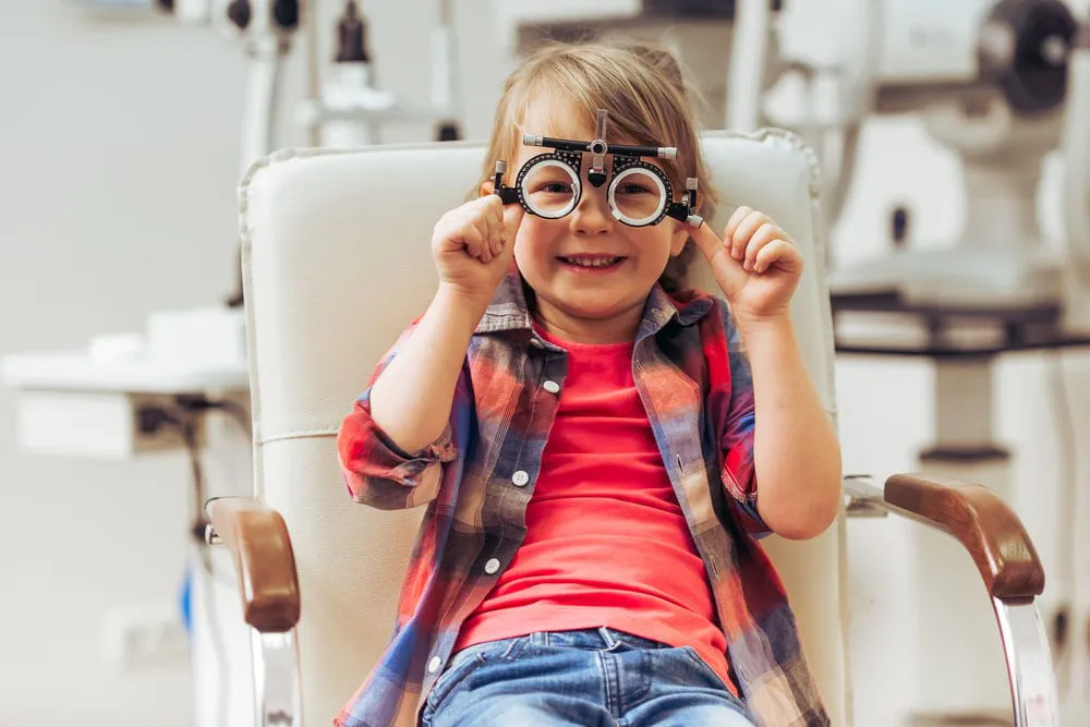 niños lentes