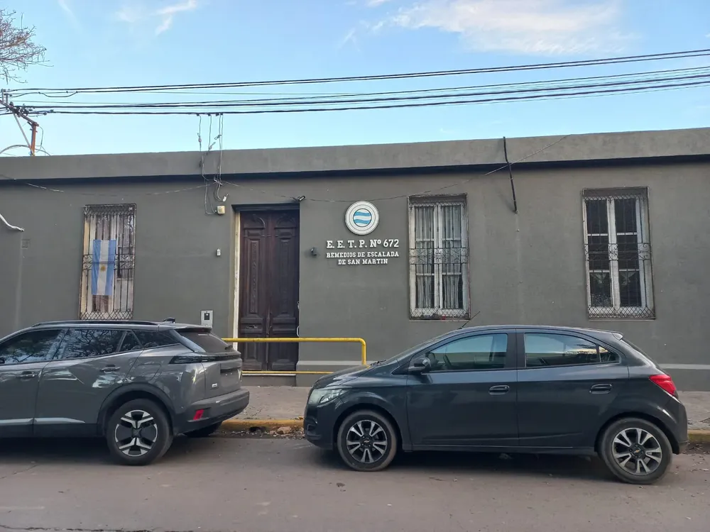 Escuela Tecnica 672
