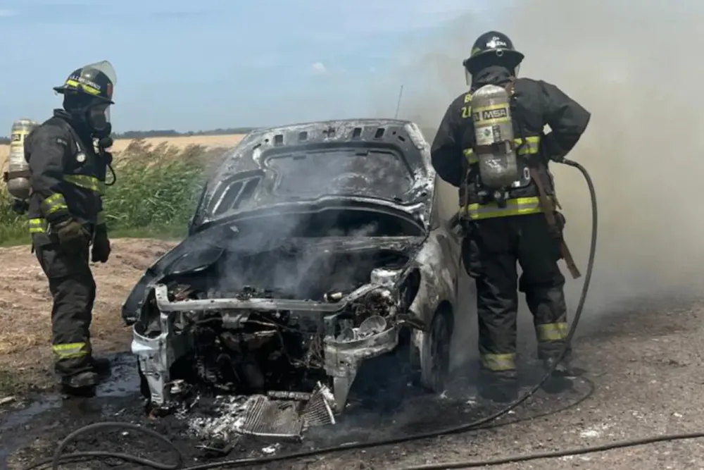 Incendio Peugeot 207 Ricardone 