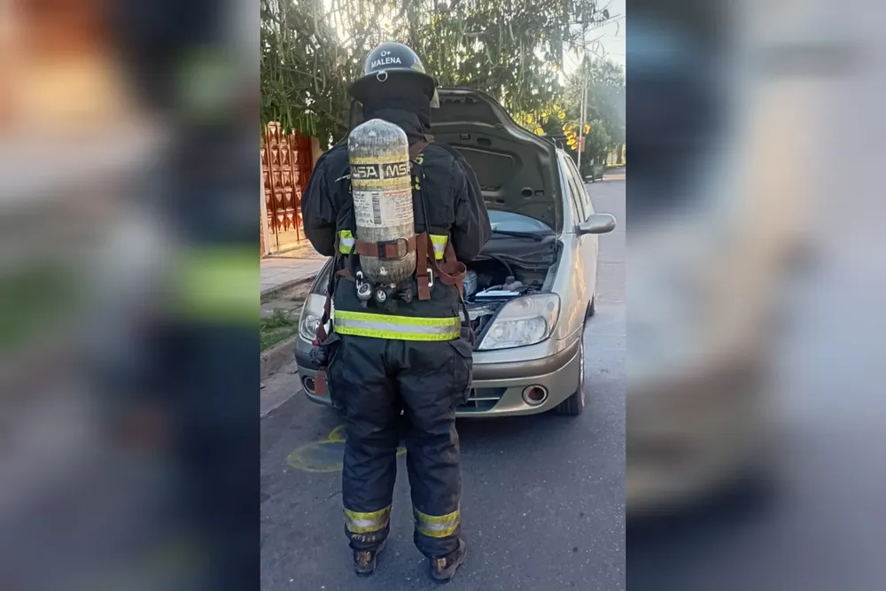 Incendio de un Renault Scenic