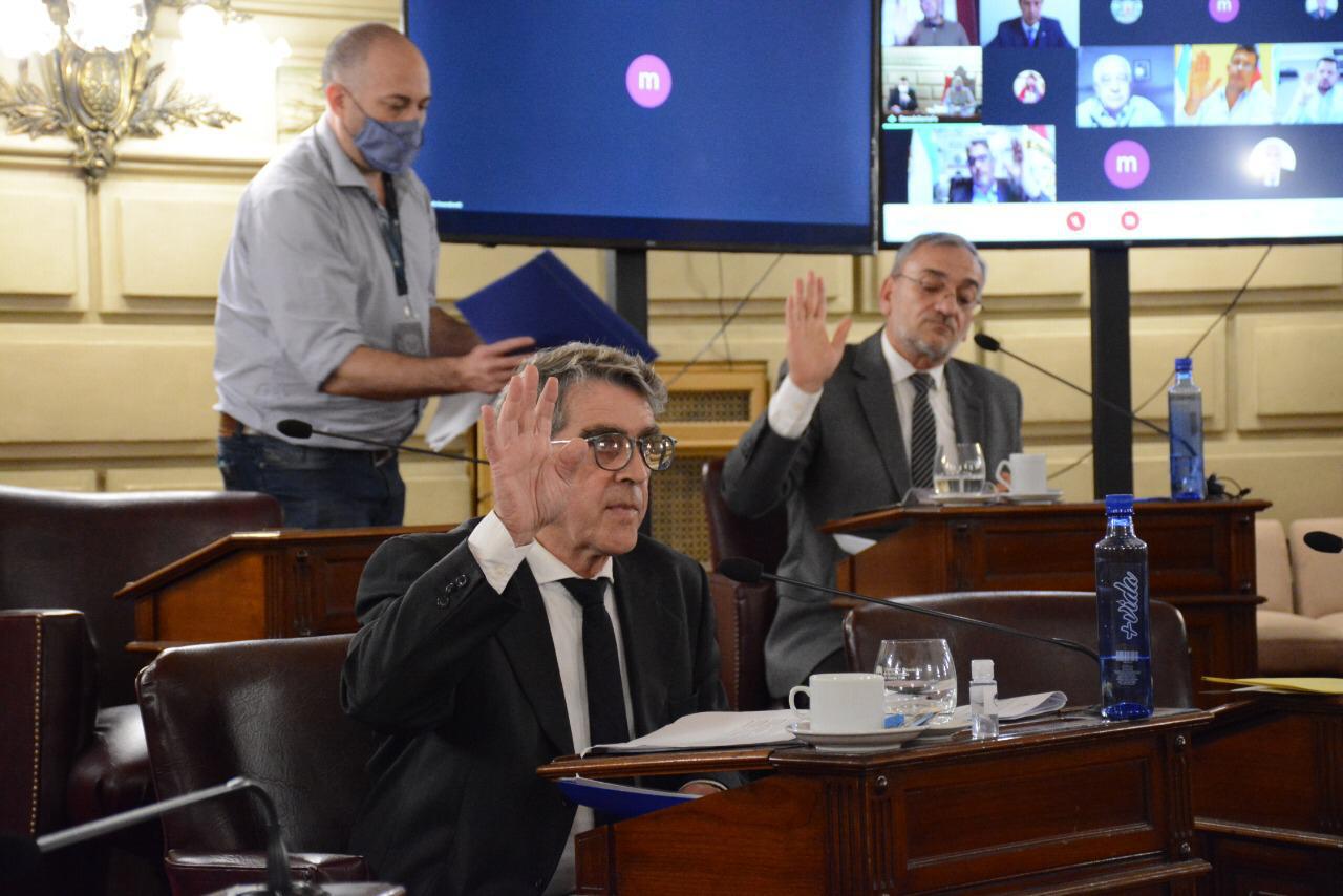 fb52e647-83a9-40d9-a127-29d398ca193d