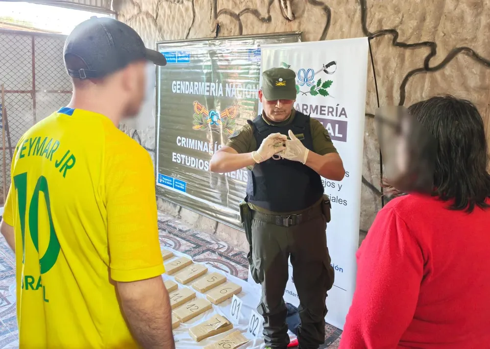 Localizaron cinco inmuebles y detuvieron a tres personas vinculados a la comercialización de estupefacientes (1)
