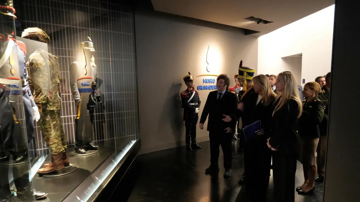 milei-museo-granaderos