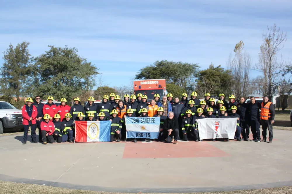 Los 40 brigadistas santafesinos rumbo a Venezuela