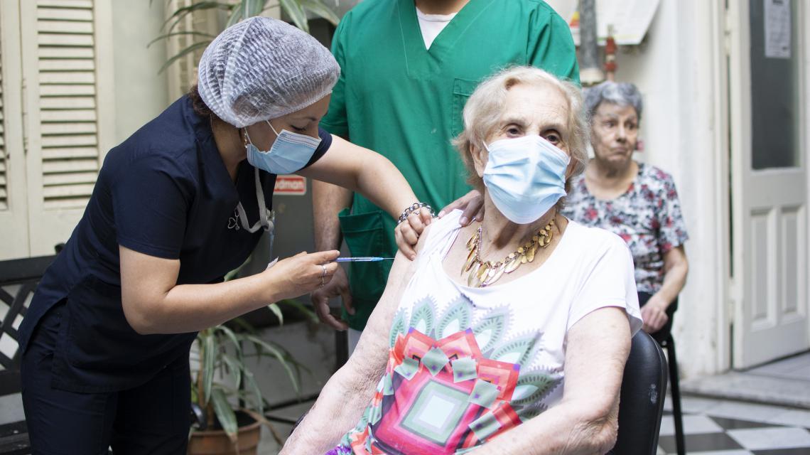 VACUNACIÓN GERIÁTRICOS