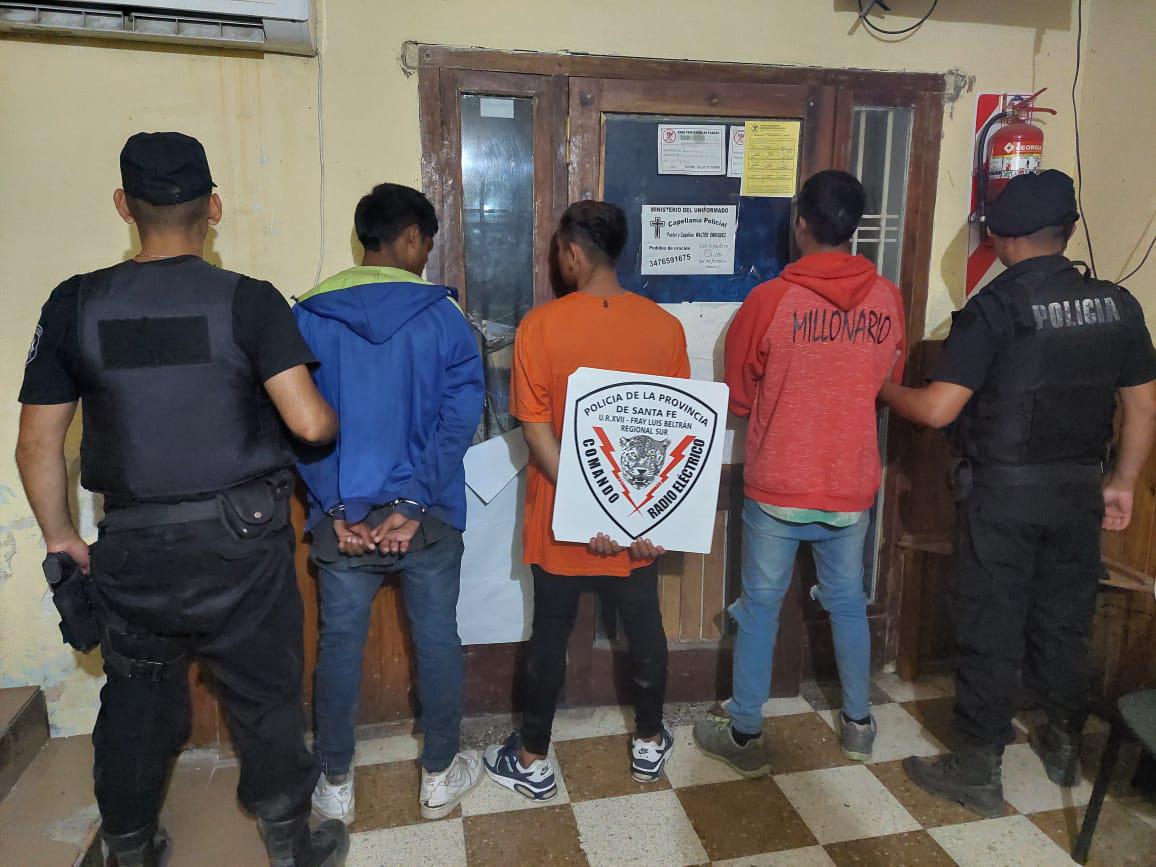 Detenidos robo motocicleta