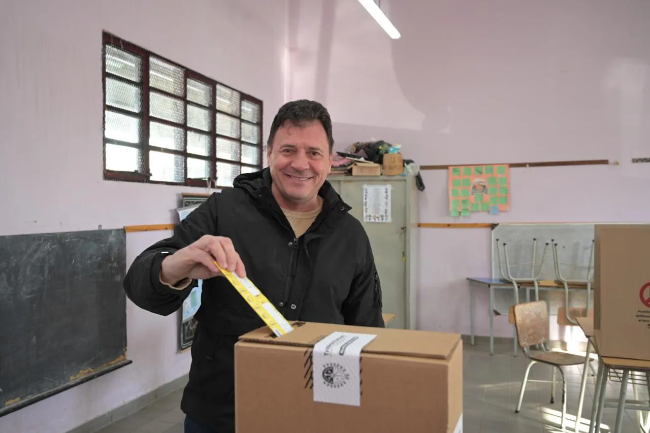 Leonardo Raimundo ya votó en la Escuela N° 1332 de barrio Norte