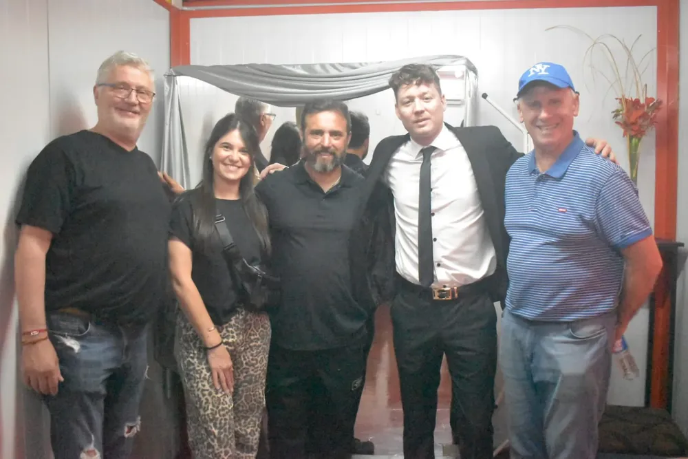 2e4df86f-2218-4233-b0bc-a73176a3de1e