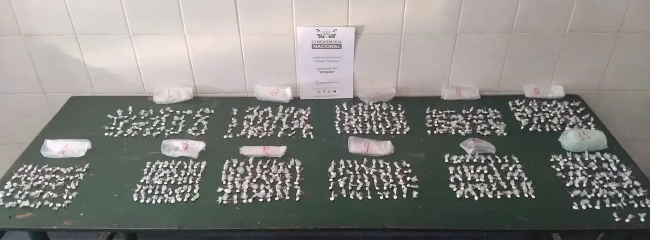 PROCEDIMIENTO EN SANTA FE - 563 ENVOLTORIOS DE COCAÍNA (4)