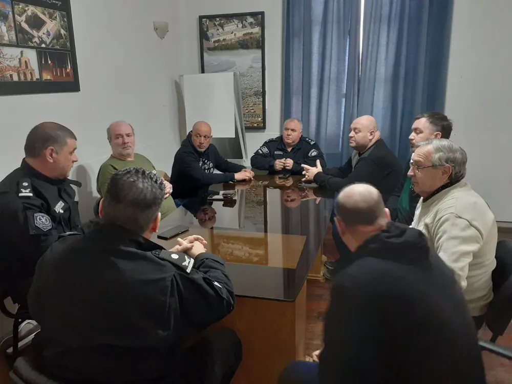 Reunión entre comerciantes y autoridades en Beltrán