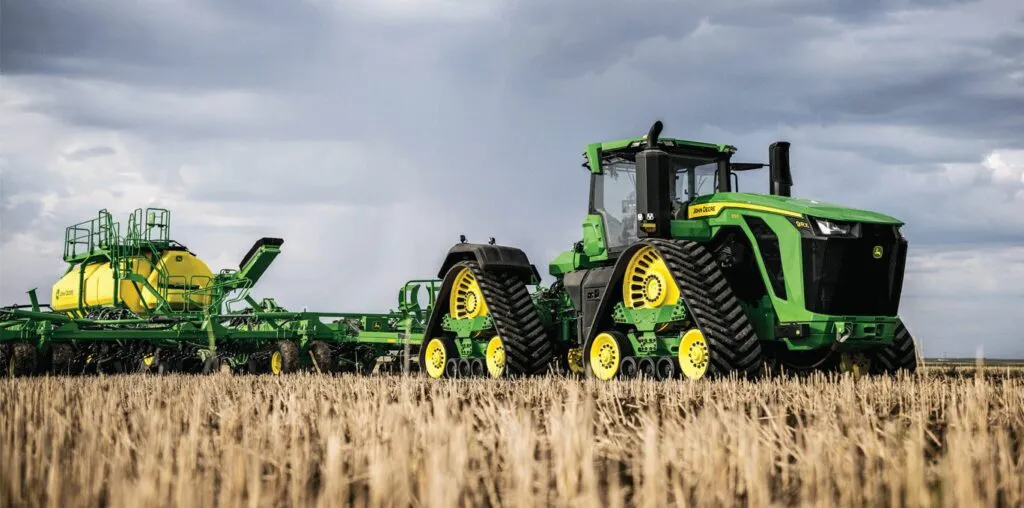 new-9RX-830-tractor-r4k006406-1366x768-1-e1709211427774-1024x508
