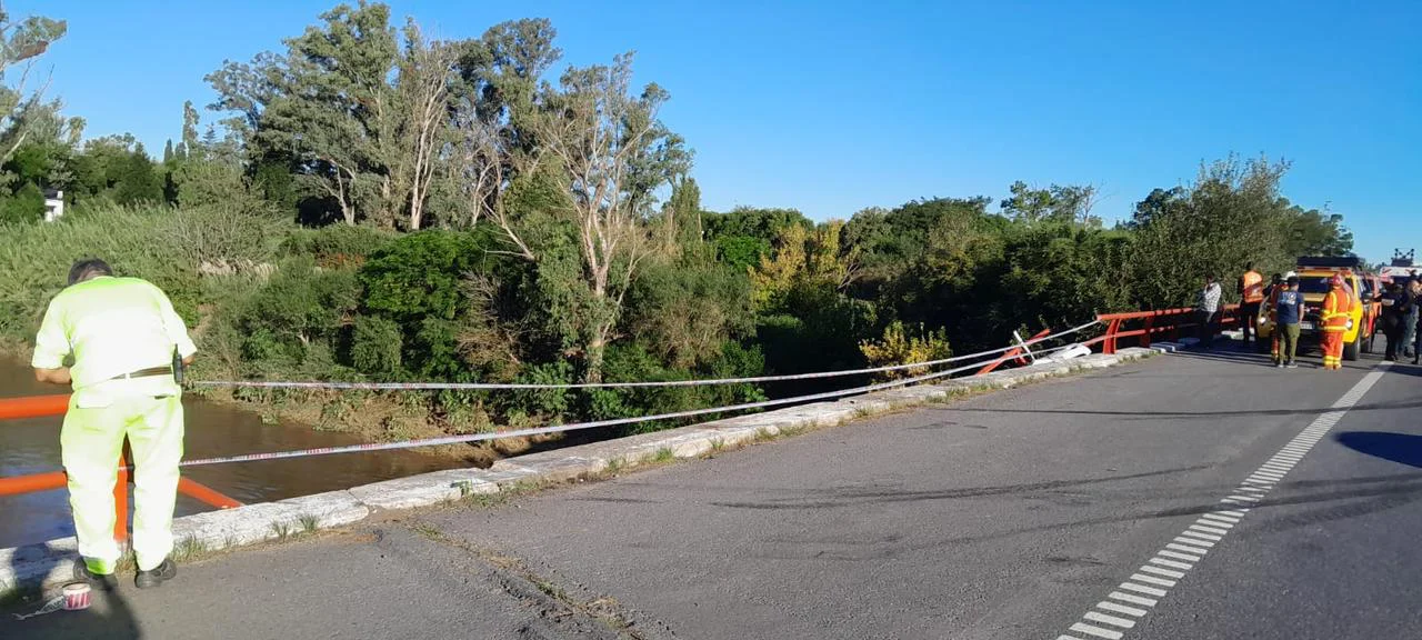 cayó camión al rio Carcarañá