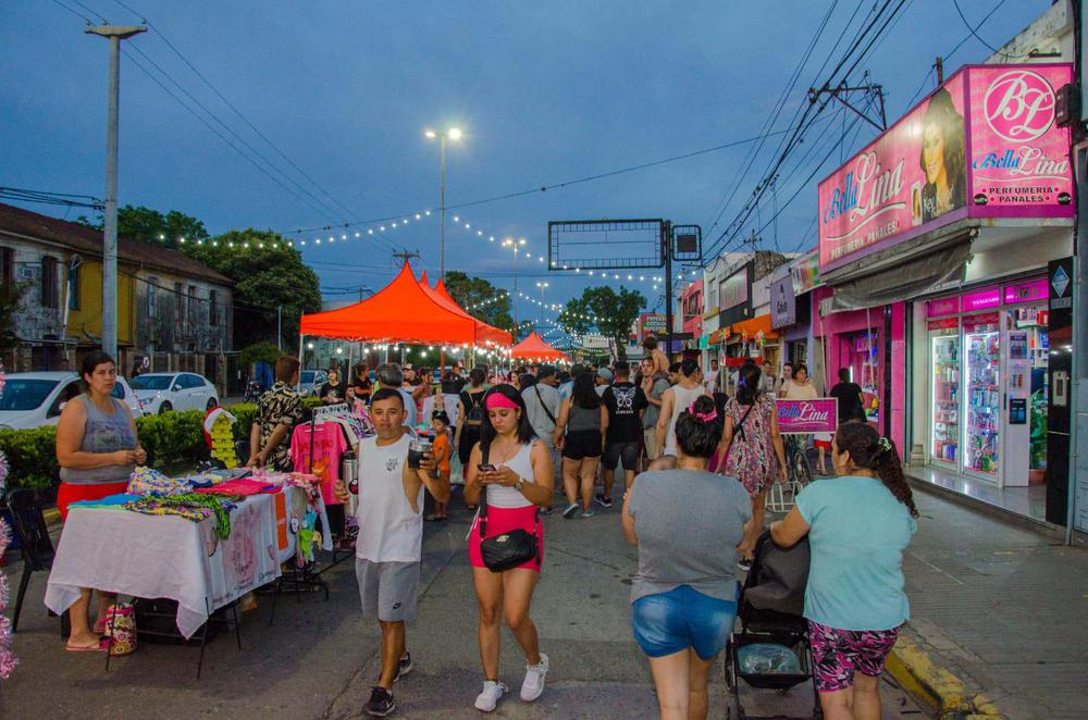 VGG noche de peatonal