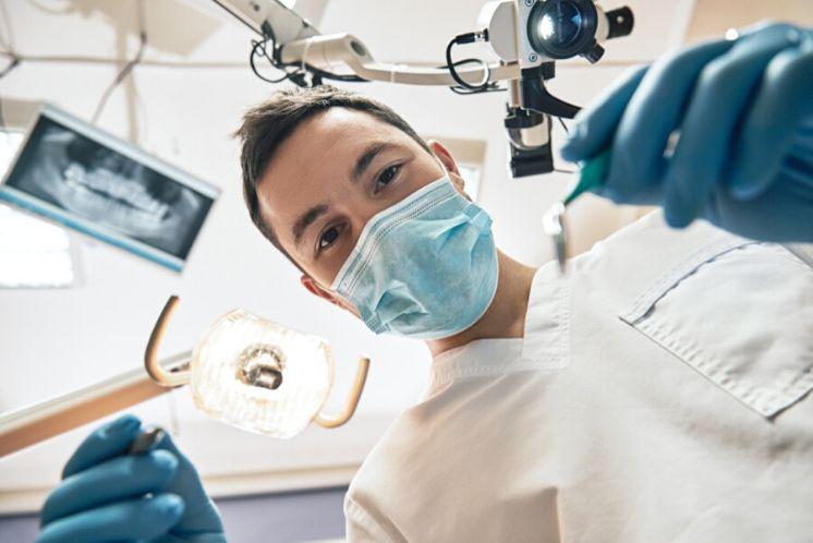 diferencia-entre-dentista-ortodoncista