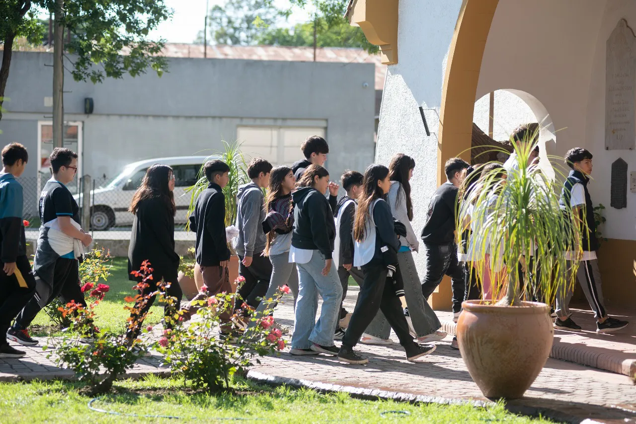 WhatsApp Image 2025-11-03 at 12.08.25 (1)