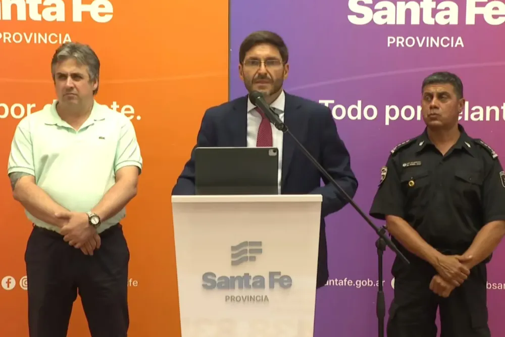 Maximiliano Pullaro en conferencia de prensa tras el conflicto policial 