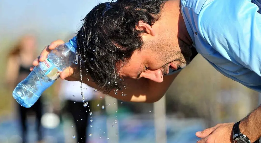 sm-ola-calor-agua-140122