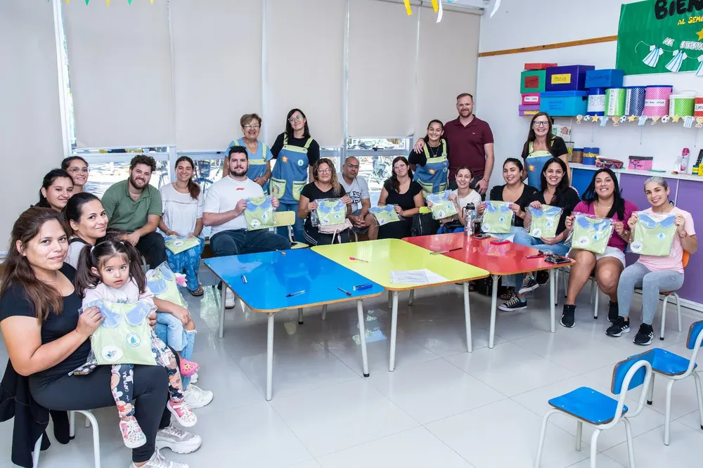 entrega de guardapolvos