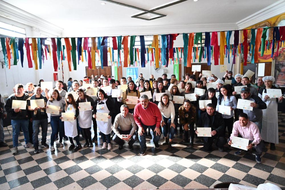 entrega de diplomas cursos de capacitacion agosto (55)