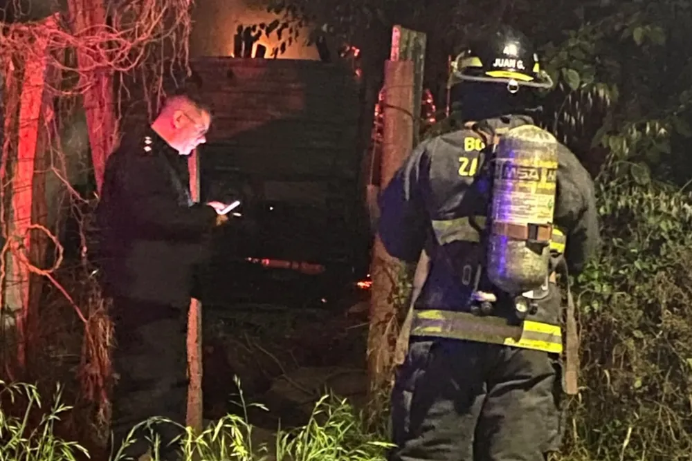 Incendio de una vivienda precaria C. Martire y Excombatientes